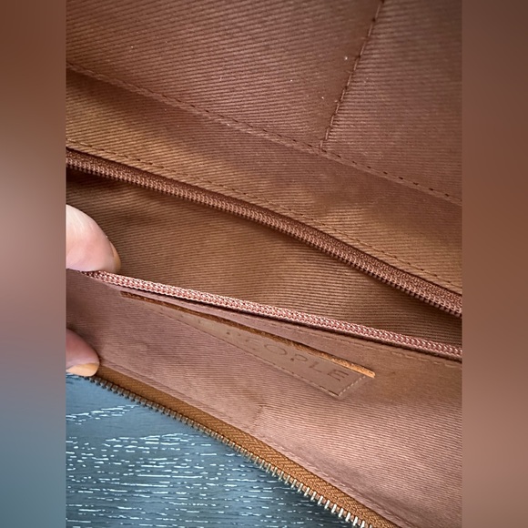 Free People Women’s Tan Vegan Leather Wristlet Wallet New - Picture 6 of 9